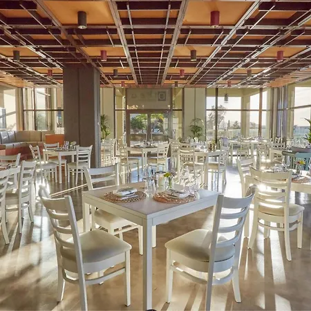 Sheraton Rhodes אתר נופש